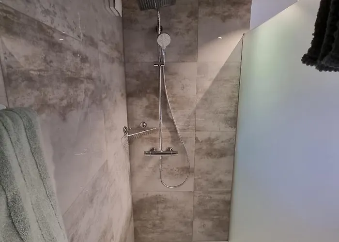 Mountain-lake 2 Wilderswil